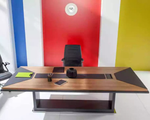 Komfortabler stilvoller Konferenztisch Schreibtisch Büromöbel Holz