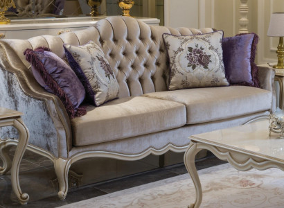 Dreisitzer Luxus 3 Sitzer Couch Polster Klassisch Sitz Sofas Zimmer Möbel