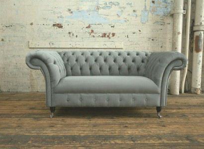 Chesterfield Luxus 2 Sitzer Couch Polster Sofa Textil Stoff Couchen Garnitur Neu