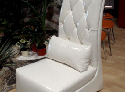 Design Sessel Stuhl Club VIP Thron Lounge Sofa Couch mit Kristallen Kissen Neu