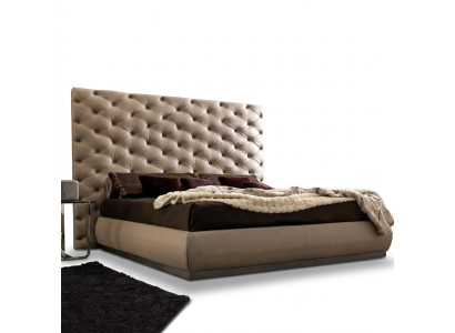 Beiges Wandpaneel Chesterfield Luxus Bett Designer Doppelbetten
