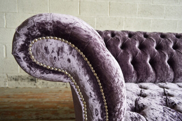 Stilvoller Lila Chesterfield Dreisitzer Luxus Wohnzimmer 3-er Couch