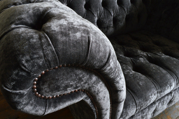 Designer Chesterfield Graue Luxus Couch Sofa 4 Sitzer Stoff Sofa