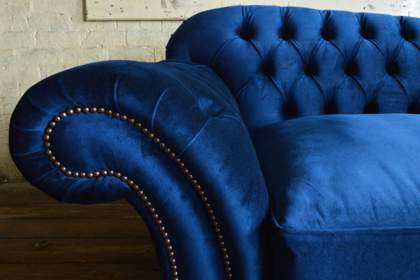 Design Sofa 4 Sitzer Couch Textil Polster Blau Klassische Sofas Chesterfield Neu