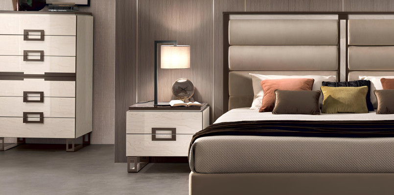 Bett 2x Nachttisch 3 tlg. Schlafzimmer Set Design Modern Luxus Betten Möbel Neu