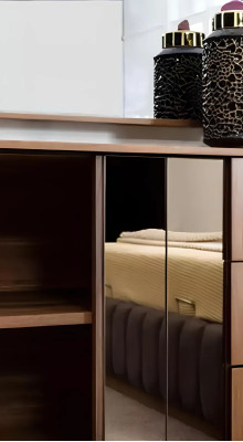 Luxuriöse Kommode mit Spiegel für Schlafzimmer im modernen Stil