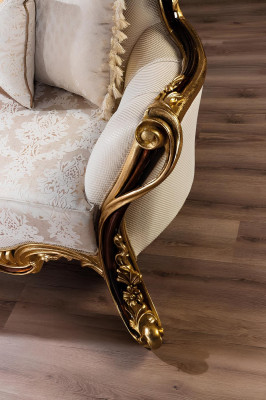 Königliches Sofa Dreisitzer Couch Polster Möbel Couchen Sofas Textil