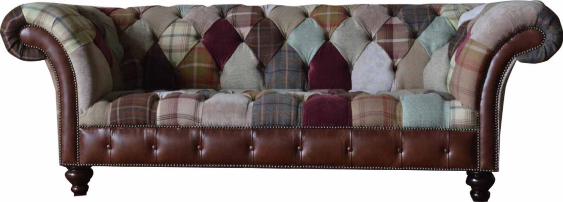 Farbenfrohes Designer-Sofa im Chesterfield-Design mit drei Sitzplätzen
