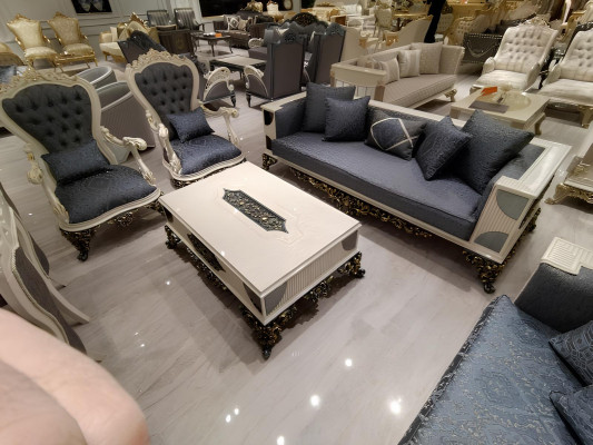 Luxuriöses Wohnzimmer Set 2x 3-Sitzer Sofas, zwei Sesseln und Couchtisch