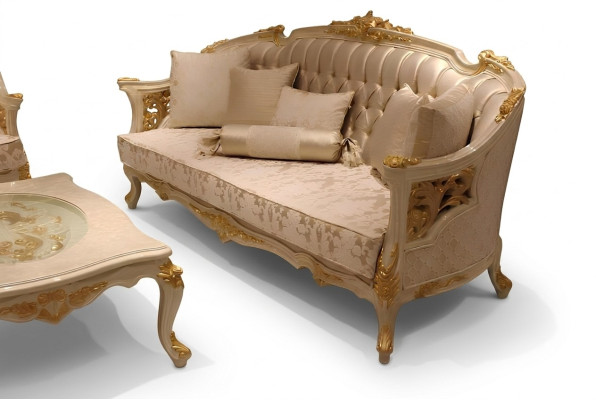 Exquisite Wohnzimmer Deluxe Sofa 3 Sitzer Edlem Sofa Beige Wohnzimmer Sofa