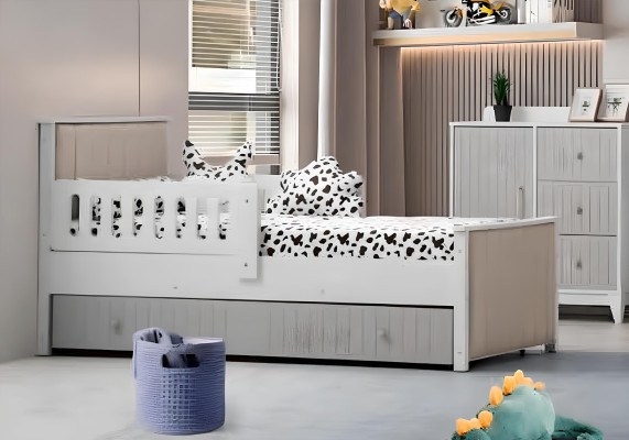 Kinderzimmer-Ensemble: Kommode, Kleiderschrank, Bett & Schreibtisch