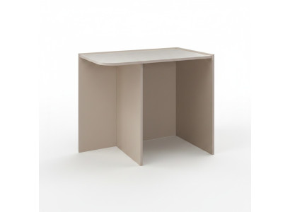 Beiger Holzschreibtisch im modernen Design für Büro und Home-Office