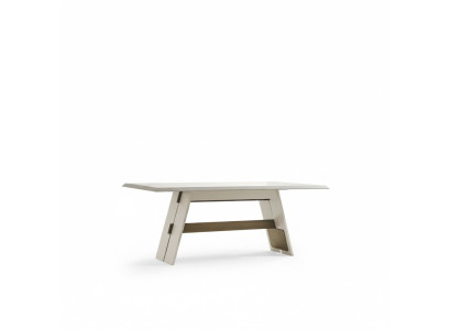 Eleganter Esstisch aus Holz in Beige für stilvolle Essbereiche
