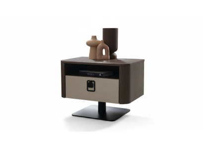 Nachttische aus Holz in Braun, eleganter Stil, zeitloses Design