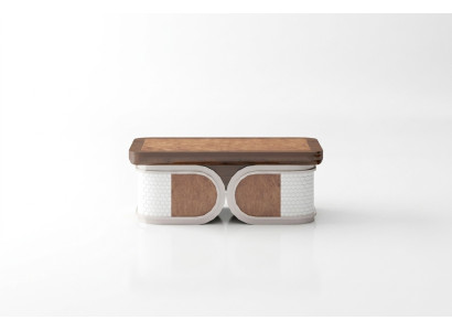 Eleganter Couchtisch aus Holz in warmem Braun für modernes Wohndesign
