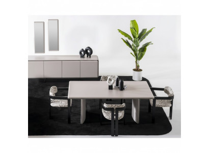 Elegantes Beiges Esszimmer Set aus Holz mit Esstisch und Stühlen
