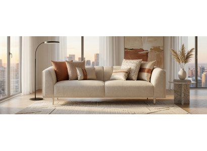 Komfortables 3 Sitzer Sofa Beige mit Dekorativen Kissen