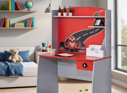 Schreibtisch im Rennwagen Design für Kinderzimmer mit Stauraum