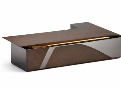 Moderner Schreibtisch aus Holz und Metall mit eleganten Akzenten