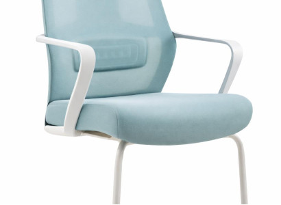 Bequemer ergonomischer Bürostuhl in Pastellblau mit Schwinggestell