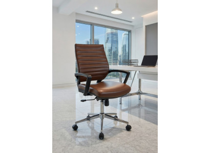 Bürostuhl mit Kunstlederbezug und ergonomischem Design für langes Sitzen