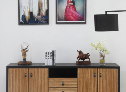 Moderne Holz-Kommode in Schwarz mit Lederfaserstoff-Details