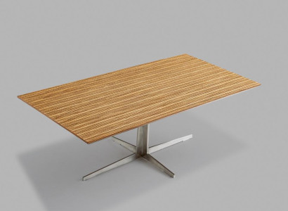 Moderner Couchtisch aus Furnier und Edelstahl in Naturfarben