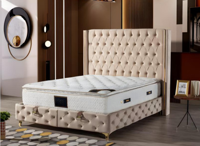 Luxuriöses Boxspringbett mit elegantem Kopfteil Modernes Design für Komfort