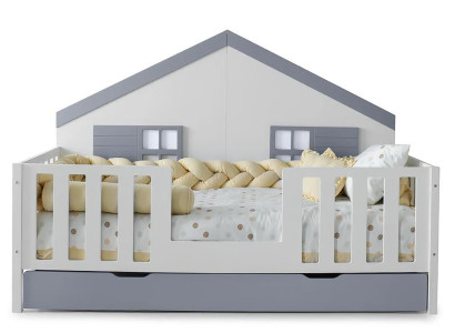 Modernes Montessori Hausbett mit Rausfallschutz und Stauraum Gemütliches Design