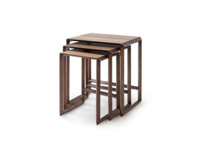 Skandinavische Beistelltische aus Eichenholz, 3-teiliges Ensemble neu