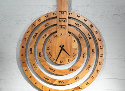 Luxuriös Holz Wanduhr im Vintage Stil mit antikem Finish und Pendel