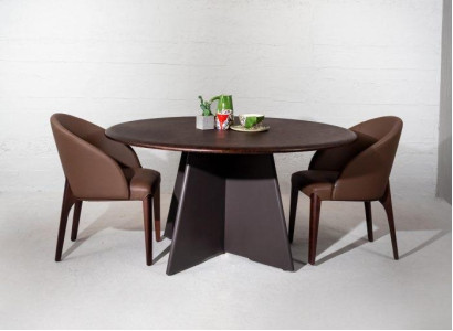 Stilvoll Holz Esszimmermöbel: Runder Tisch mit vier eleganten Stühlen