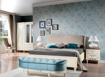 Schlafzimmer Set 4tlg Bett mit  2x Nachttische Stilvoller Bank Komplett