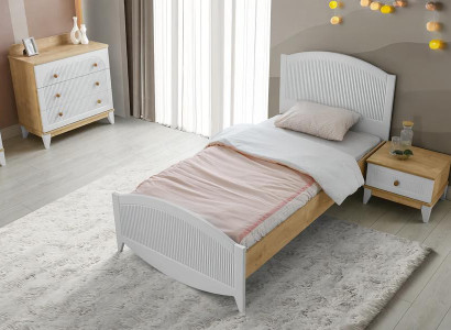 3-teiliges Set Bett Nachttisch und Kommode für das Kinderzimmer