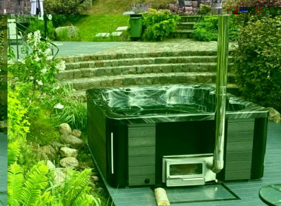 Badefass Whirlpool Gartenpool aus Thermoholz mit externem Holzofen