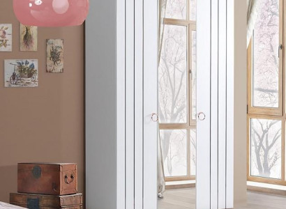 Kleiderschrank Weiß mit Spiegel und modernen Akzenten eleganter Stil Design