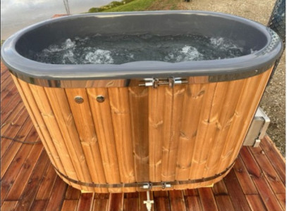 Entspannungsbad Whirlpool Pool Badefass Hydromassagebad Sprudelbad