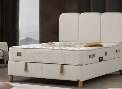 Weißes modernes Bett mit Matratze aus Holz und Textil