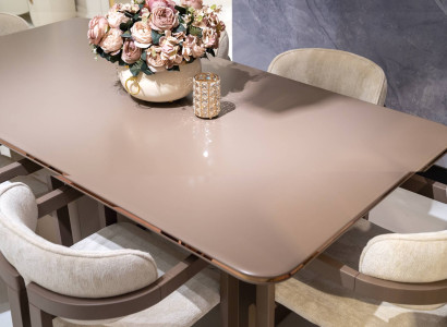 Esszimmer-Set aus Holz in Beige modern elegant mit Esstisch