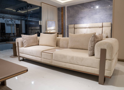 Elegantes Beiges Stoffsofa für Wohnzimmer im modernen Stil