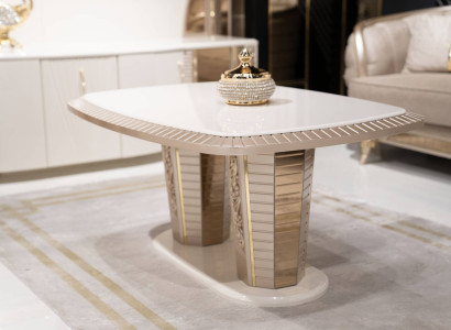 Eleganter Couchtisch aus Holz in Beige im modernen Design