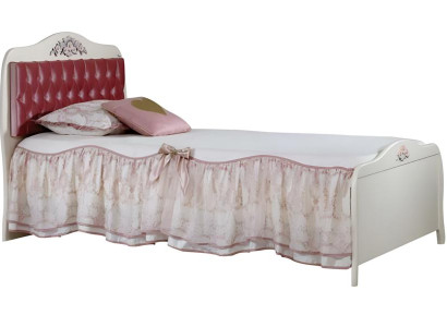 Weißes Holzbett im modernen Design