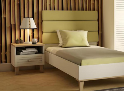 Weißes Holz Bett im eleganten Design