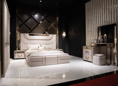 Elegantes Schlafzimmer-Set aus Holz in Beige mit Bett, Nachttischen