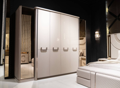 Moderner Kleiderschrank aus Holz in Beige