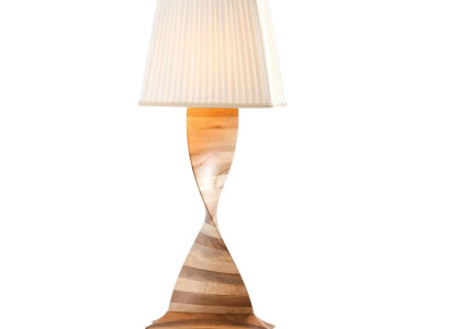 Braune Holzlampe im eleganten Design für Wohnzimmer und Büro