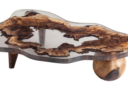 Moderner Couchtisch aus Holz in Braun