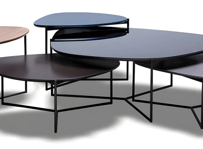 Moderner grauer Couchtisch aus Metall