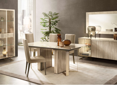 Praktisches Esszimmer Set 8 tlg (Esstisch+4x Stühle+Vitrine+Konsole+Spiegel)