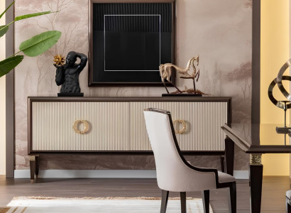 Stilvolles Sideboard mit passendem Spiegel für elegantes Ambien